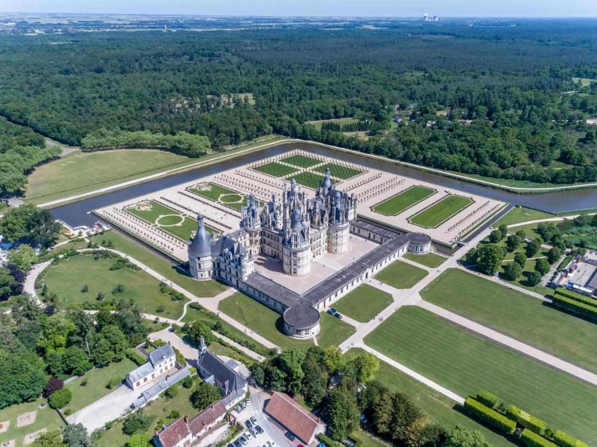 Logis Hotel Du Cygne Bracieux Zewnętrze zdjęcie