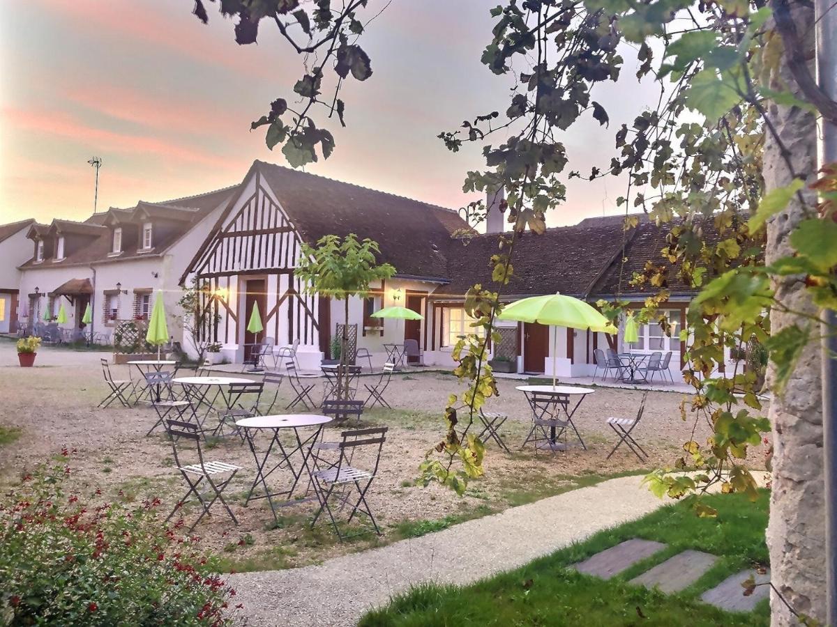 Logis Hotel Du Cygne Bracieux Zewnętrze zdjęcie