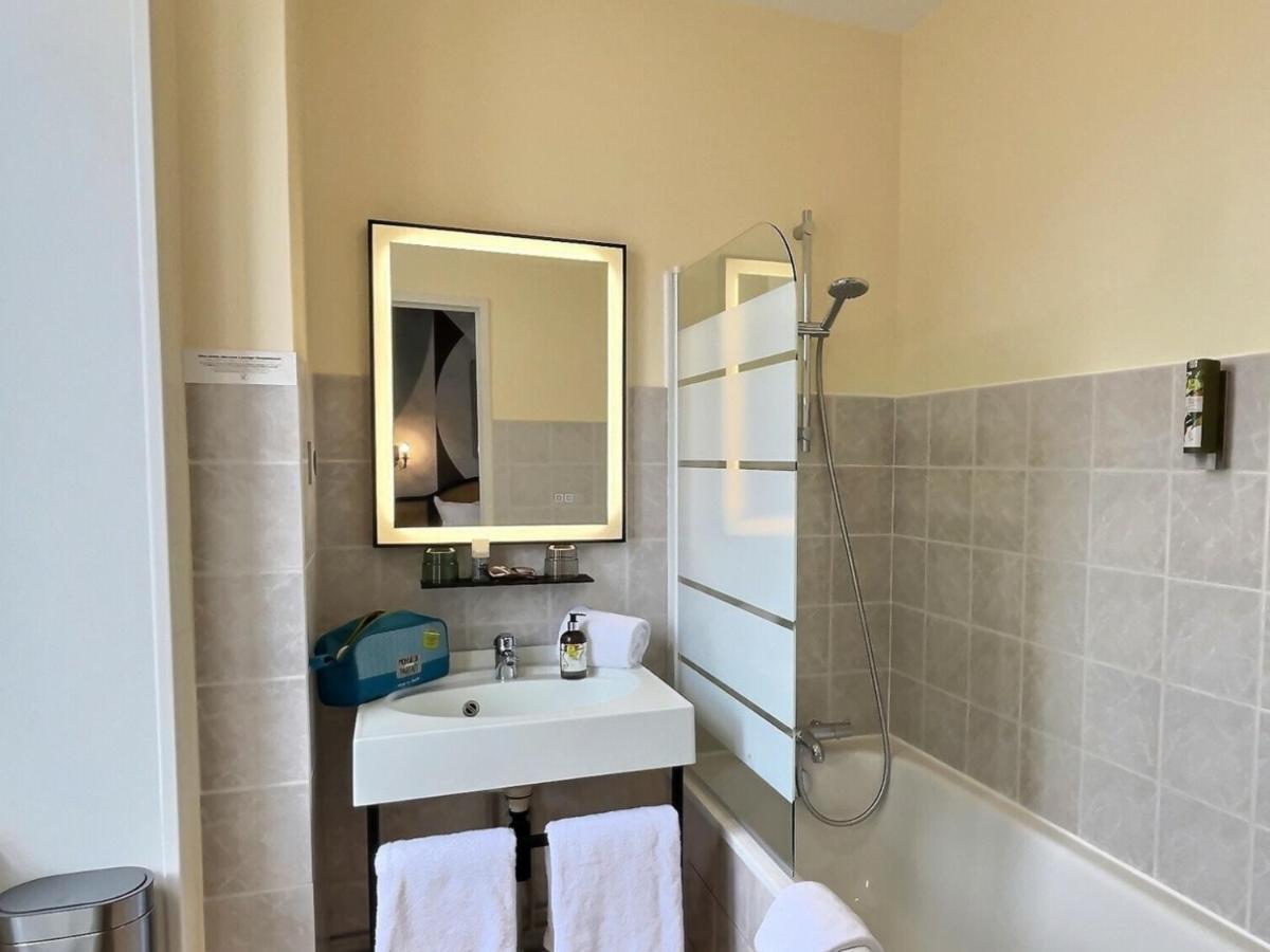 Logis Hotel Du Cygne Bracieux Zewnętrze zdjęcie