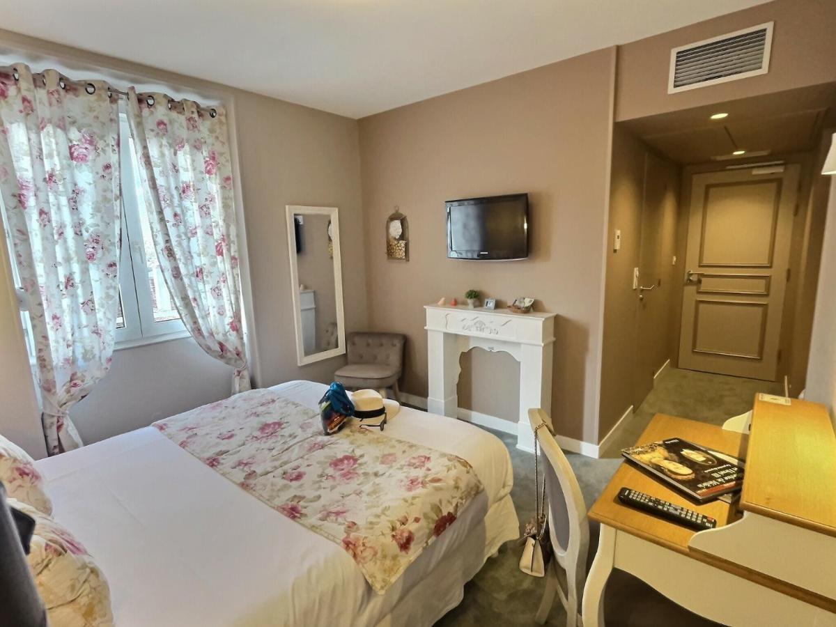 Logis Hotel Du Cygne Bracieux Zewnętrze zdjęcie